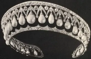 The Daily Diadem: The Russian Pearl Bandeau