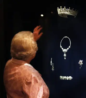 Platinum Jubilee Jewel Countdown: The Williamson Pink Diamond Brooch